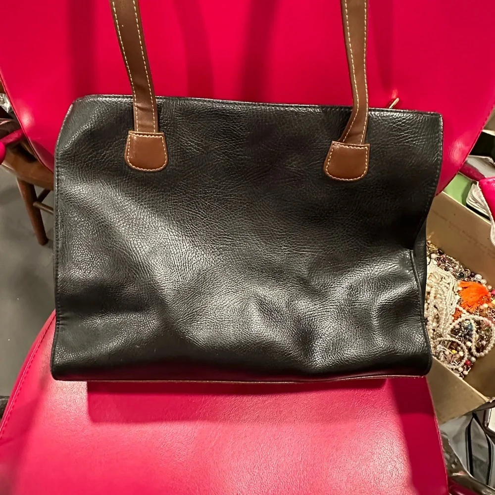 Capezio shoulder tote